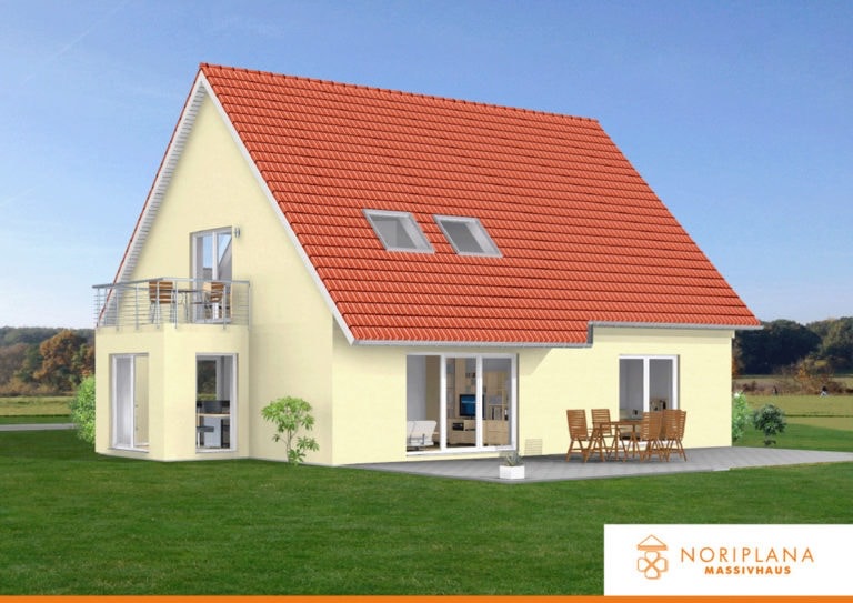 Mehrfamilienhaus von Noriplana Massivhaus mit Satteldach und Balkon